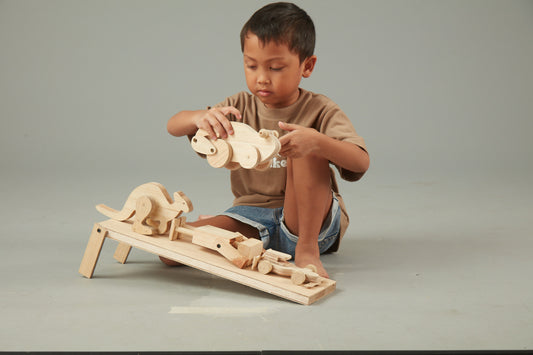 Weekend Kidpentry: Toy Making Workshop